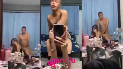 หลุดไทยเด็ดๆ แฟนสาวโดนผัวจับกระเด้าหีเสียวบนเตียงแล้วหยิบโทรศัพท์มาถ่ายผ่านกระจกตอนโดนเย็ด แล้วไปยืนซอยหน้ากระจกต่อแบบเสียวๆ